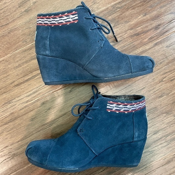 TOMS Desert Suede Wedge Booties- Sz 8.5 - Picture 5 of 10